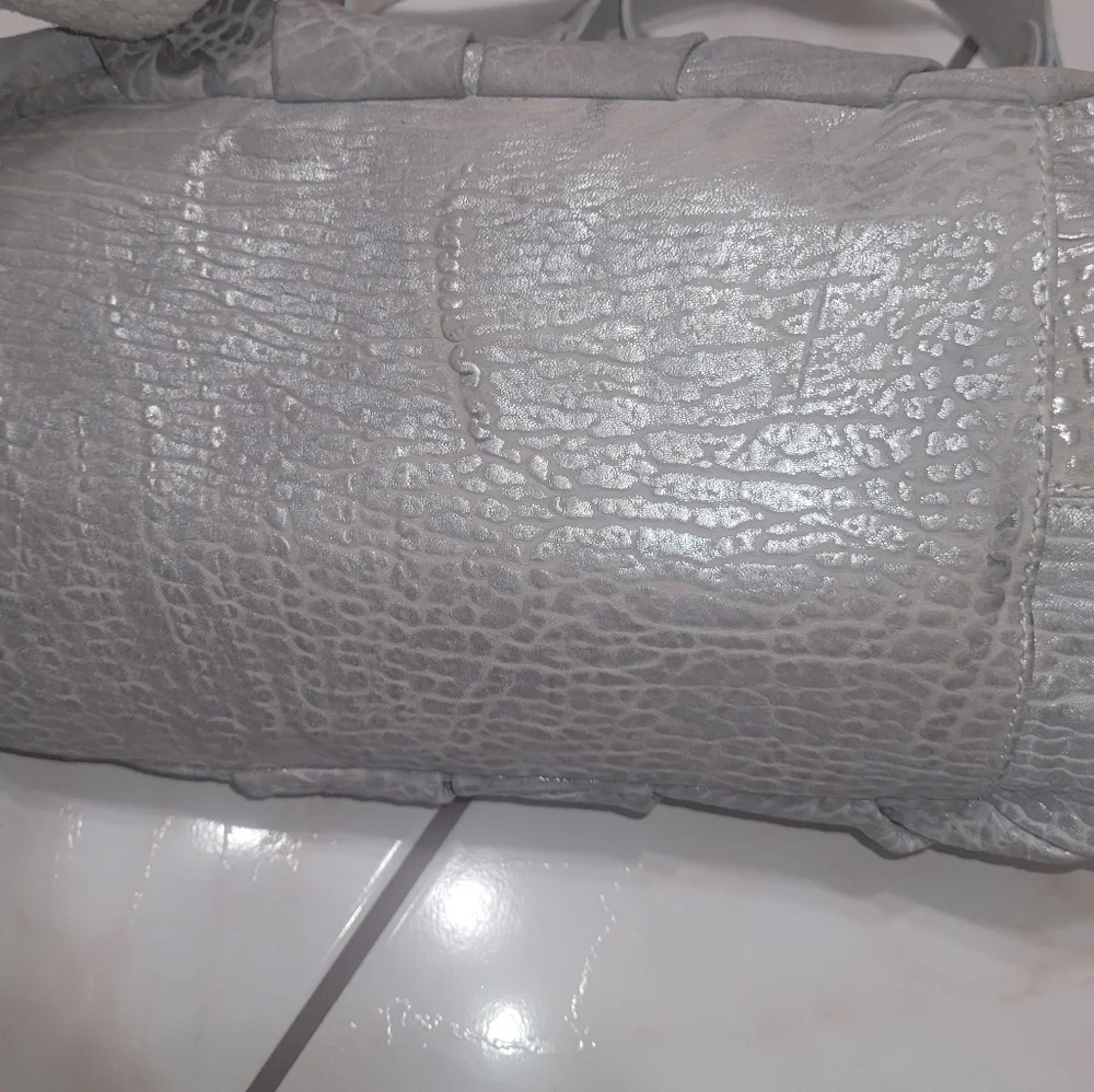 Cynthia Rowley White Textured Hobo Bag made in ITALY